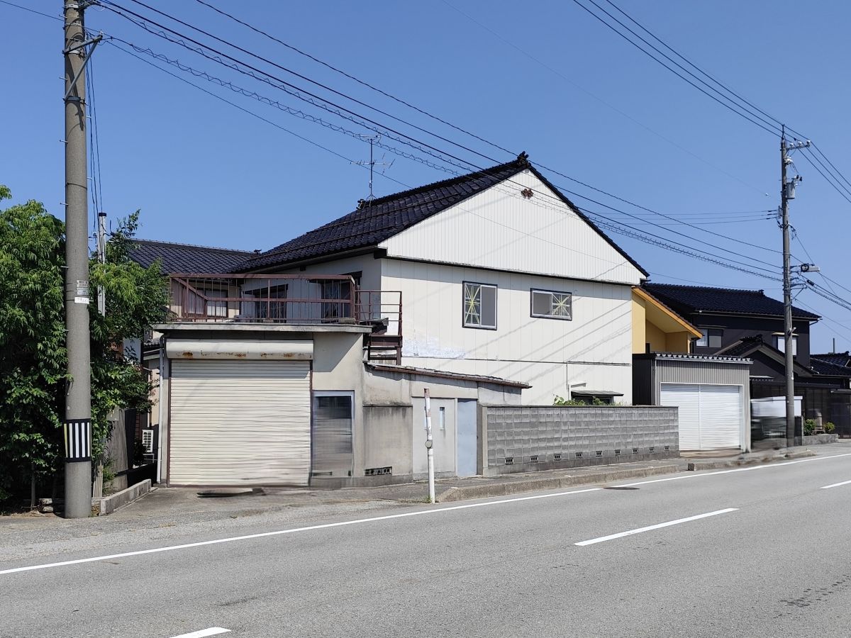 魚津市住吉　中古住宅アップしました！